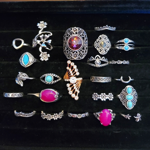 Jewelry - Lot of 23pcs sliver fashion rings